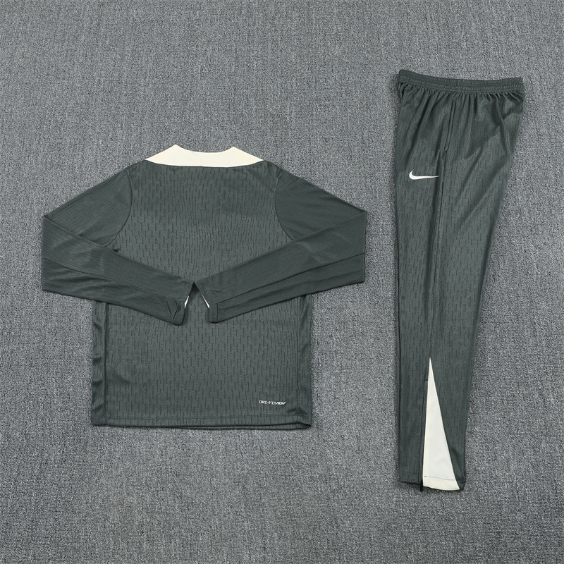25/26 Chelsea Tracksuit Sportswear Adult/ Kids